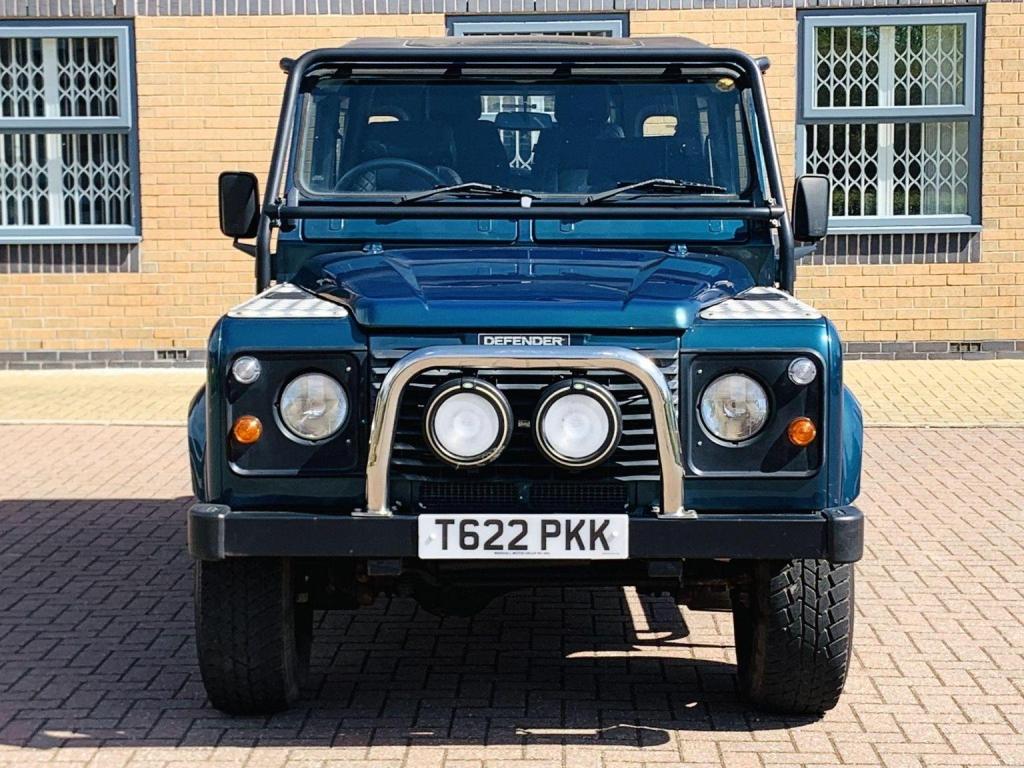 LAND ROVER DEFENDER 90