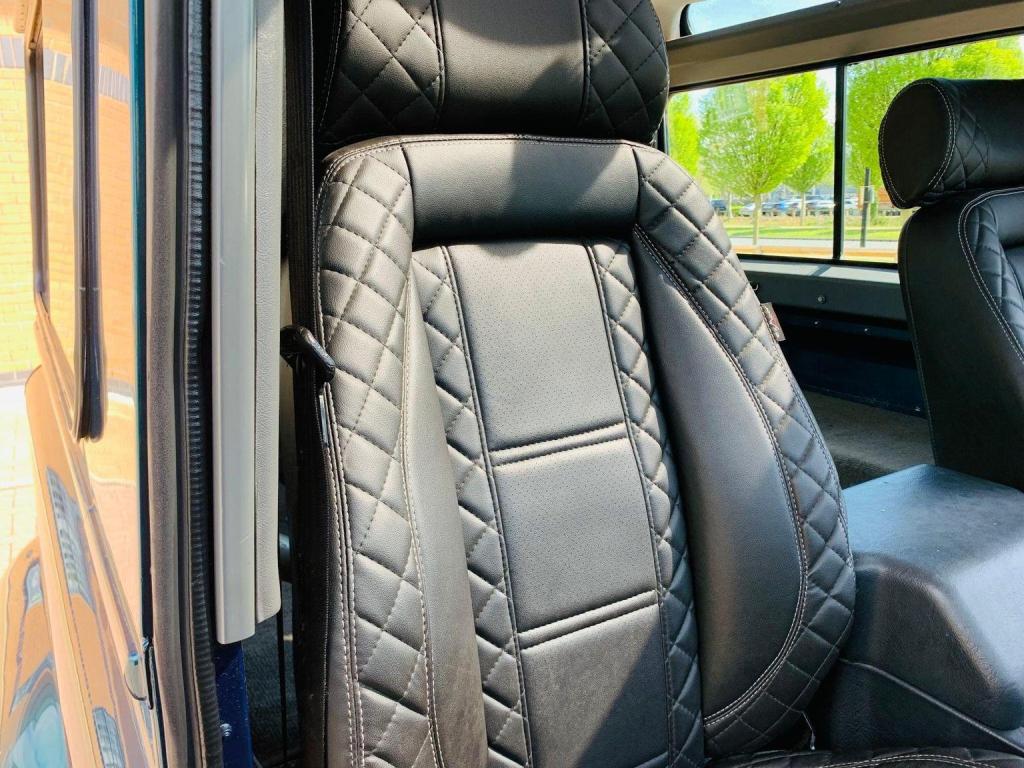 LAND ROVER DEFENDER 90