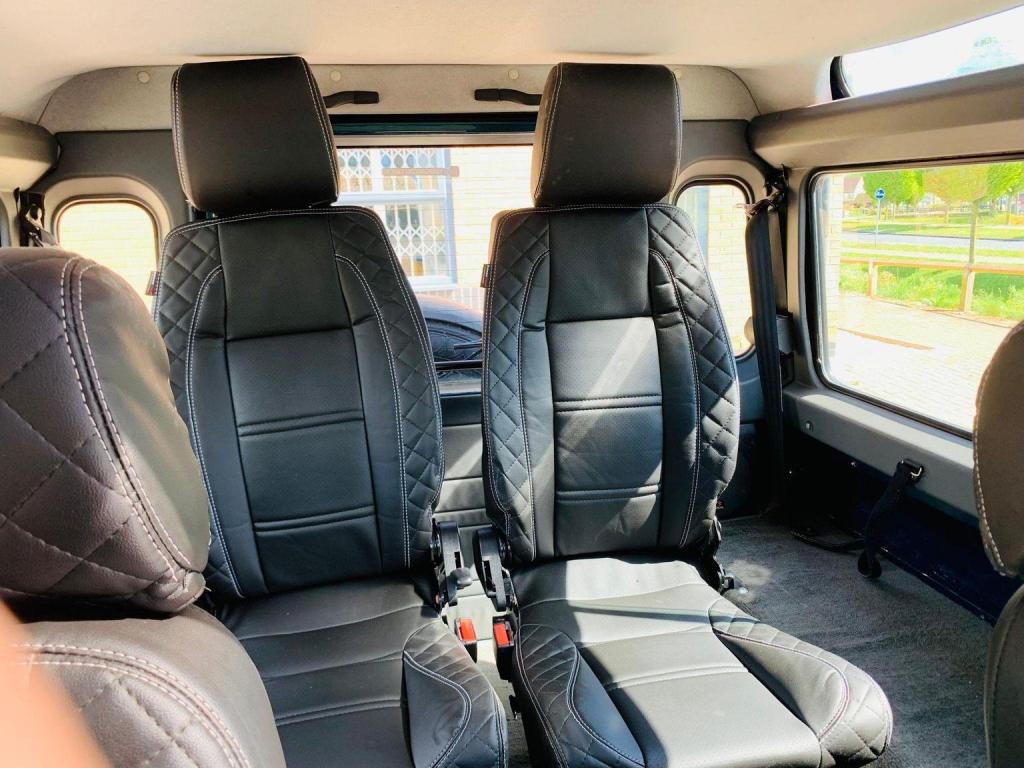 LAND ROVER DEFENDER 90