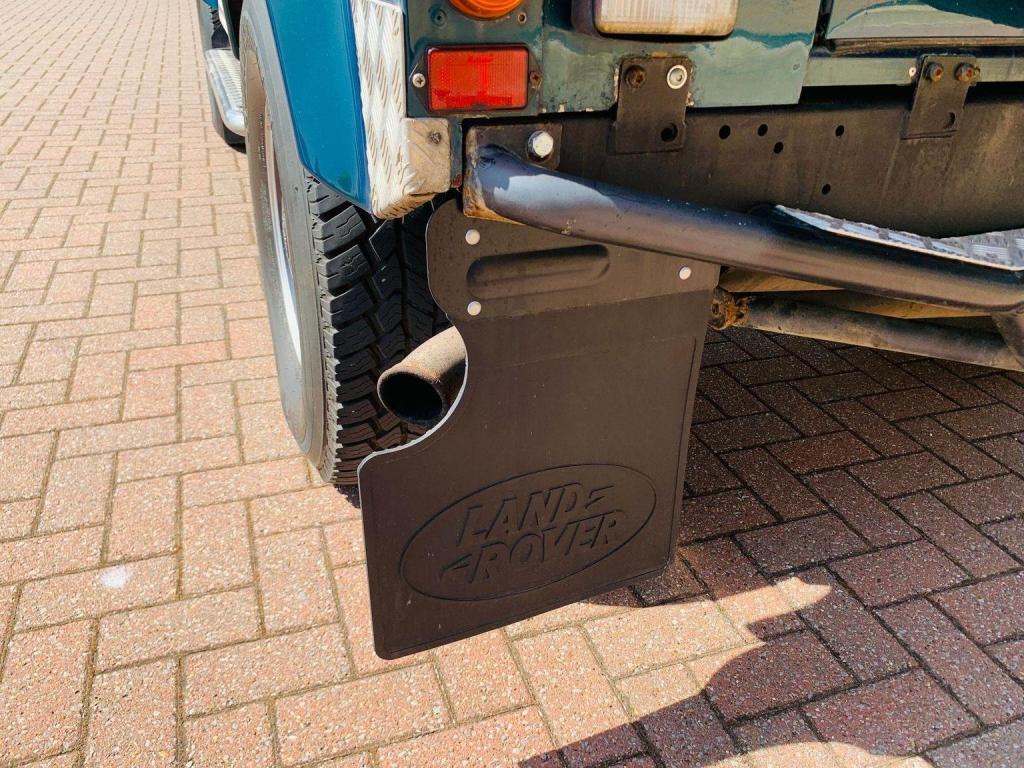 LAND ROVER DEFENDER 90