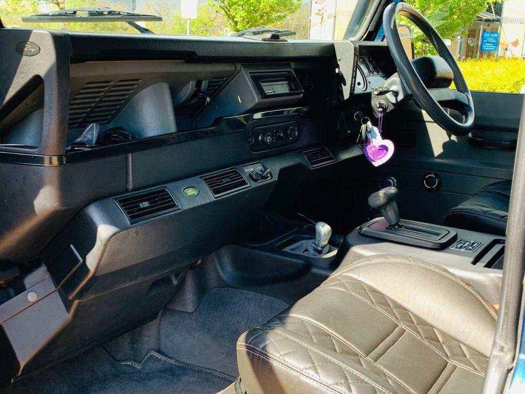 LAND ROVER DEFENDER 90