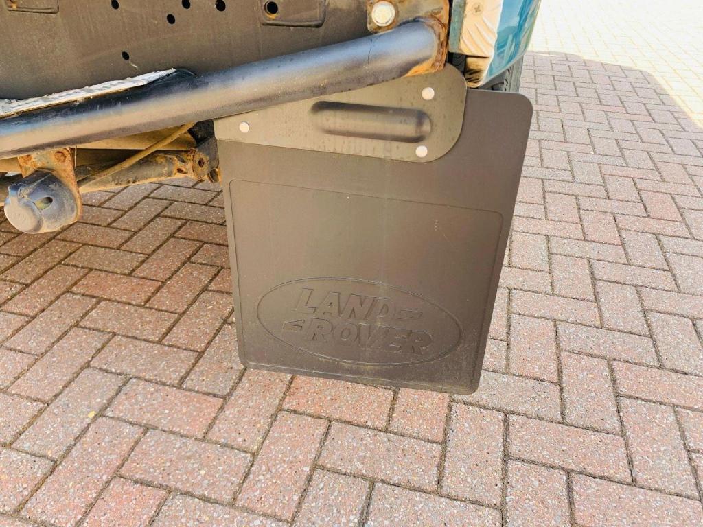 LAND ROVER DEFENDER 90