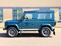 LAND ROVER DEFENDER 90