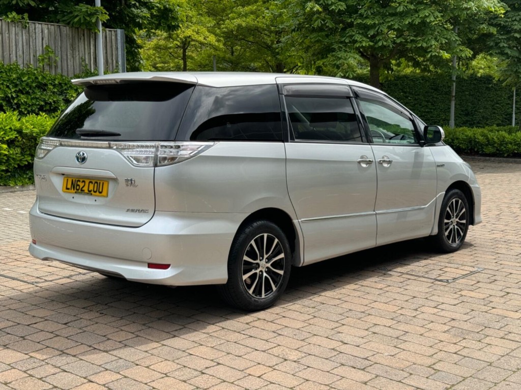 TOYOTA ESTIMA