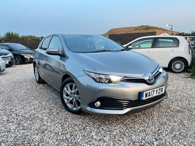 TOYOTA AURIS 1.8 VVT-h Business Edition CVT Euro 6 (s/s) 5dr (Safety Sense)