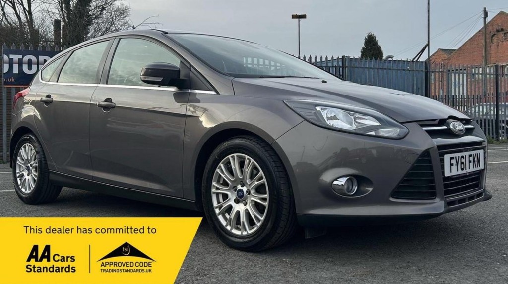 FORD FOCUS 1.6 Titanium Euro 5 5dr