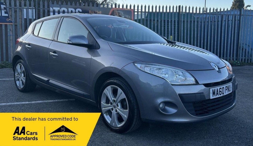 RENAULT MEGANE 1.6 16V Dynamique TomTom Euro 5 5dr
