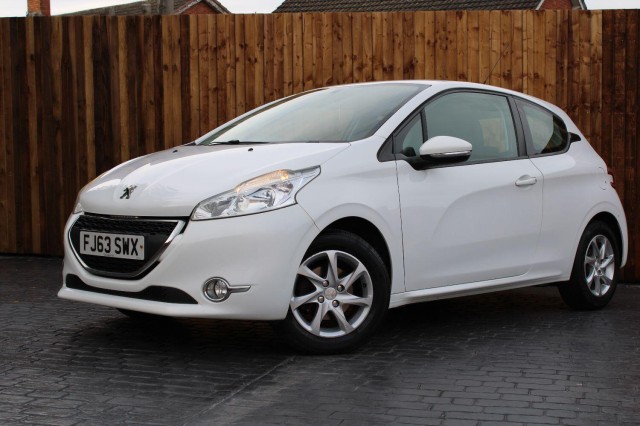 PEUGEOT 208 1.2 VTi Active