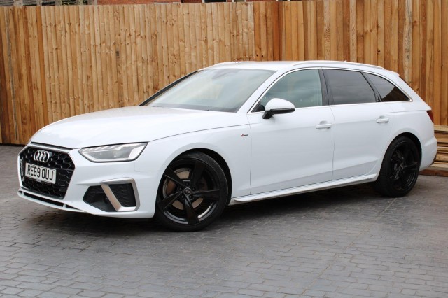 AUDI A4 AVANT 2.0 TFSI 35 S line