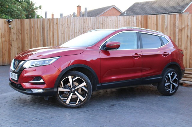 NISSAN QASHQAI 1.3 DIG-T Tekna