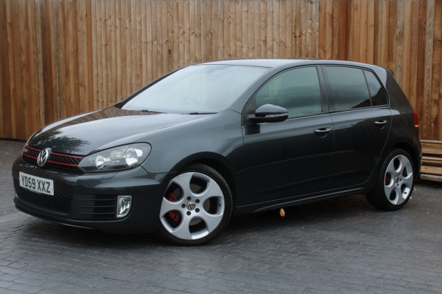 VOLKSWAGEN GOLF 2.0 TSI GTI
