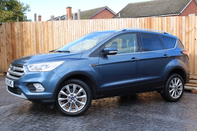 FORD KUGA 2.0 TDCi EcoBlue Titanium Edition