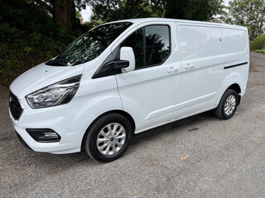 FORD TRANSIT CUSTOM 2.0 320 EcoBlue Leader
