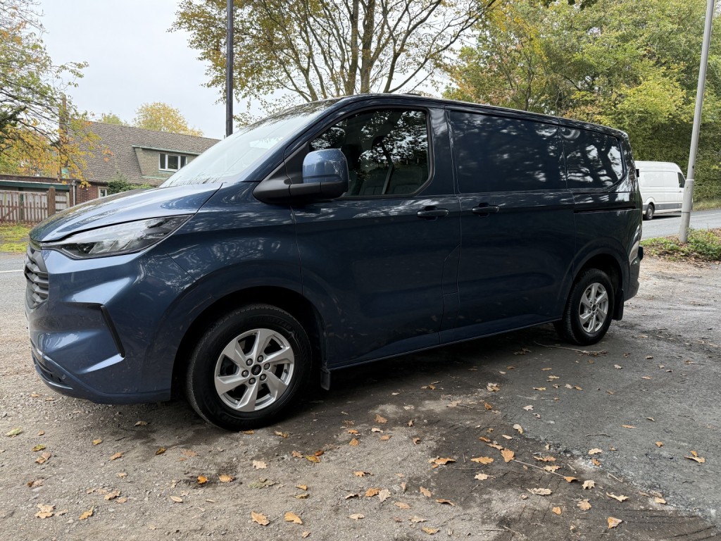 FORD TRANSIT CUSTOM 2.0 Transit Custom Limited Van 280 L1 2.0L EcoBlue 136PS FWD 6 Speed Manual
