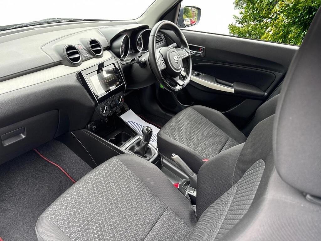 SUZUKI SWIFT