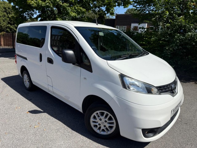 NISSAN NV200