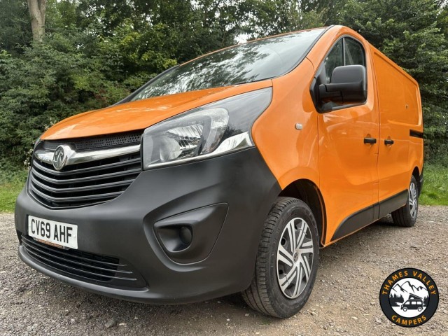 VAUXHALL VIVARO