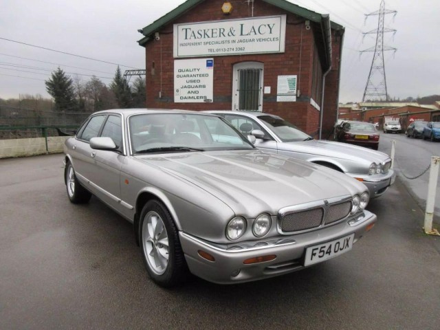 JAGUAR XJ8