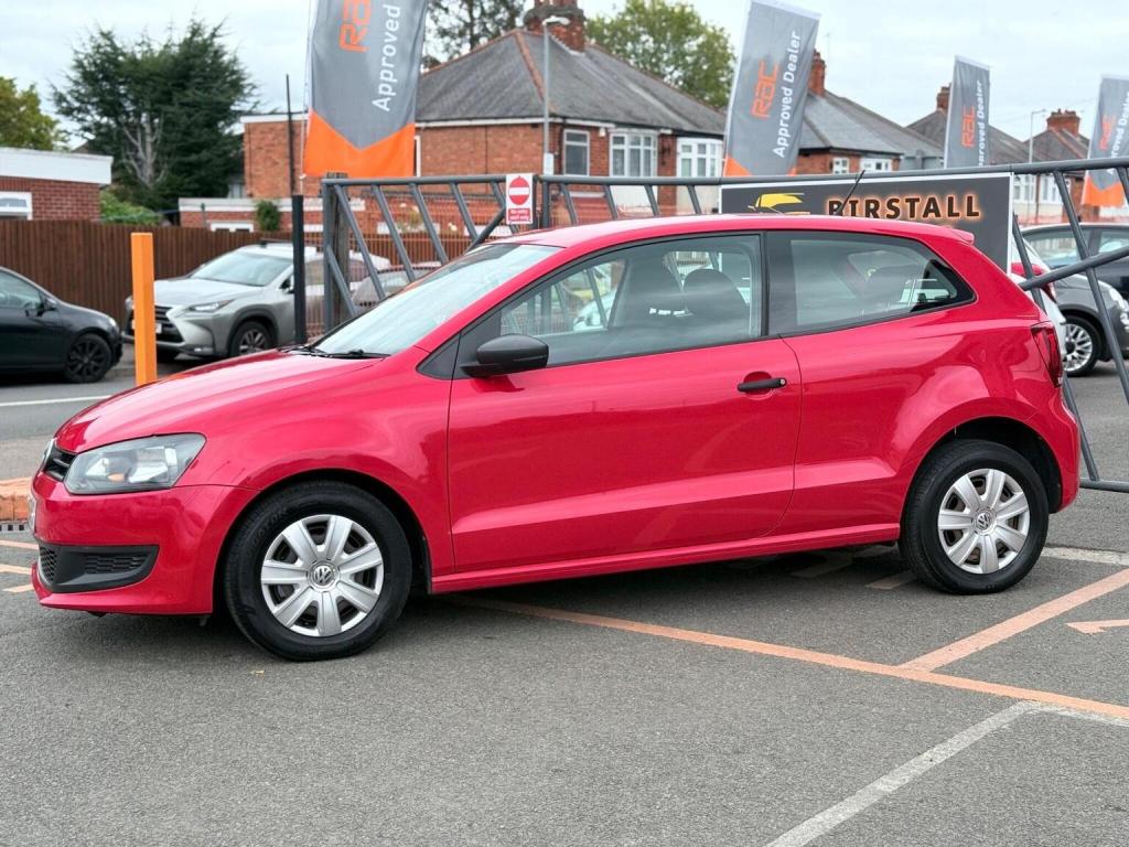 VOLKSWAGEN POLO