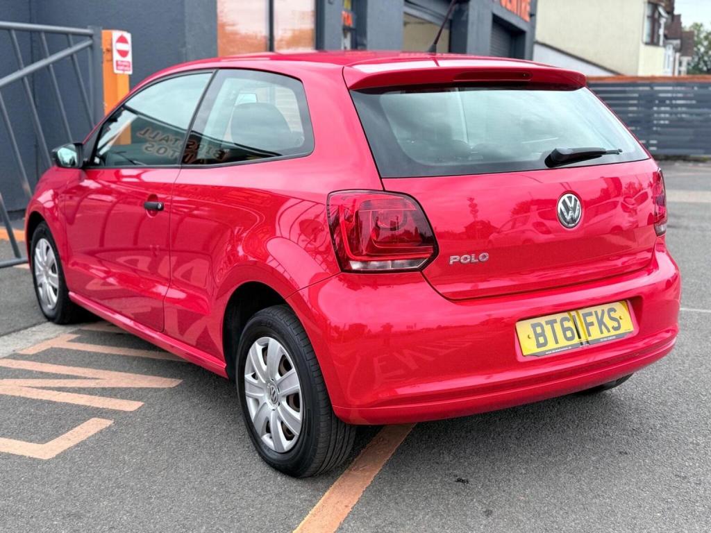 VOLKSWAGEN POLO