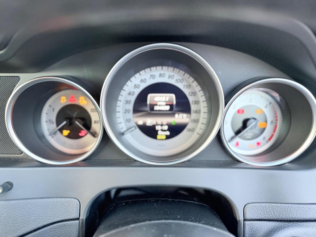 MERCEDES-BENZ C CLASS