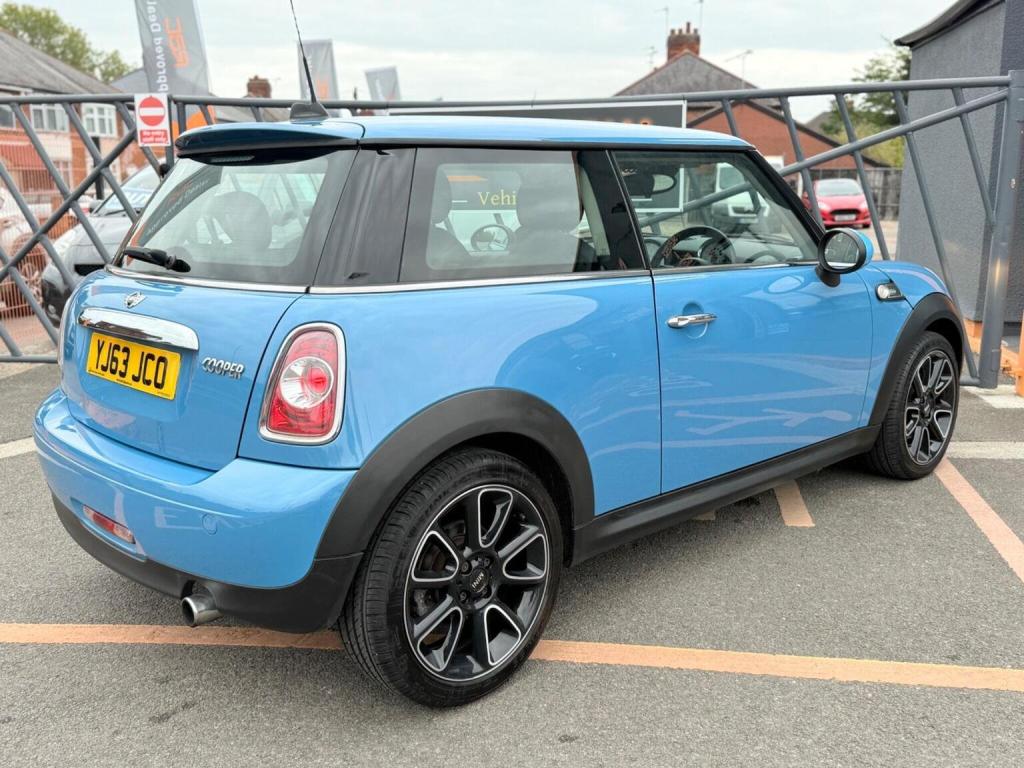 MINI HATCH