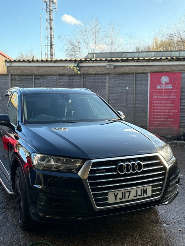 AUDI Q7 3.0 TDI V6 S line