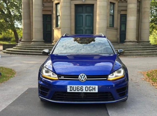 VOLKSWAGEN GOLF 2.0 TSI BlueMotion Tech R
