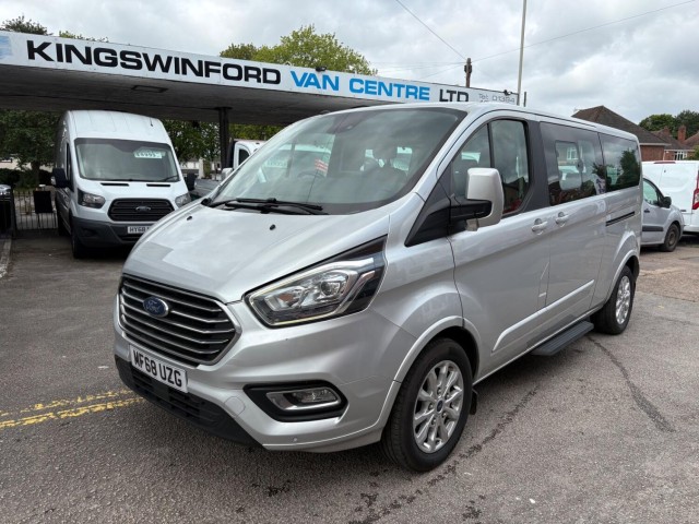 FORD TOURNEO CUSTOM 9 Seat Mini Bus, 2.0 310 EcoBlue Titanium
