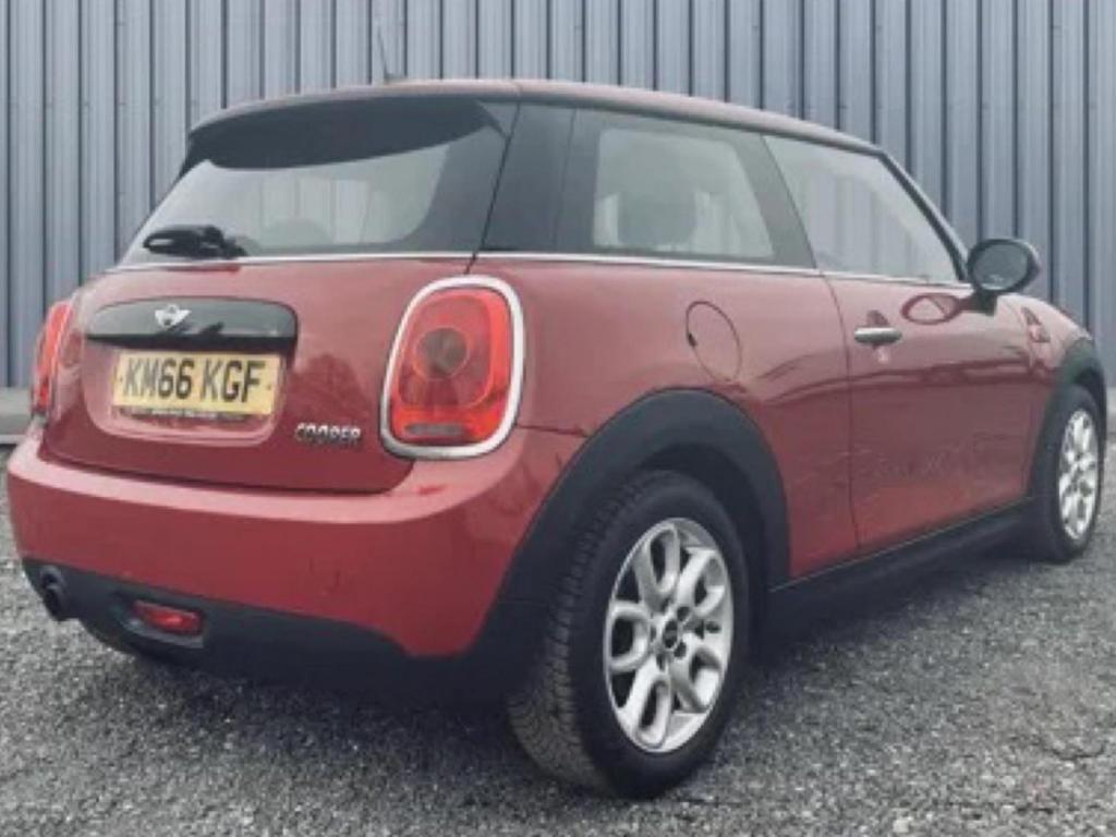 MINI HATCH