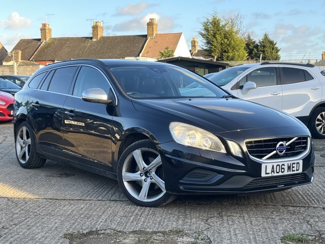 VOLVO V60 2.0 D3 R-Design