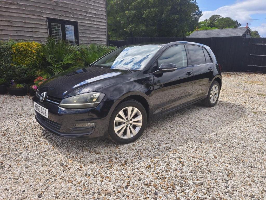VOLKSWAGEN GOLF