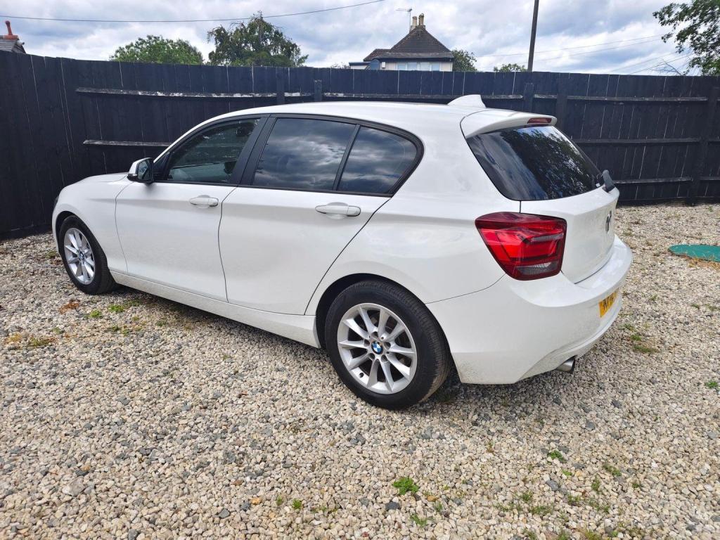 BMW 1 SERIES