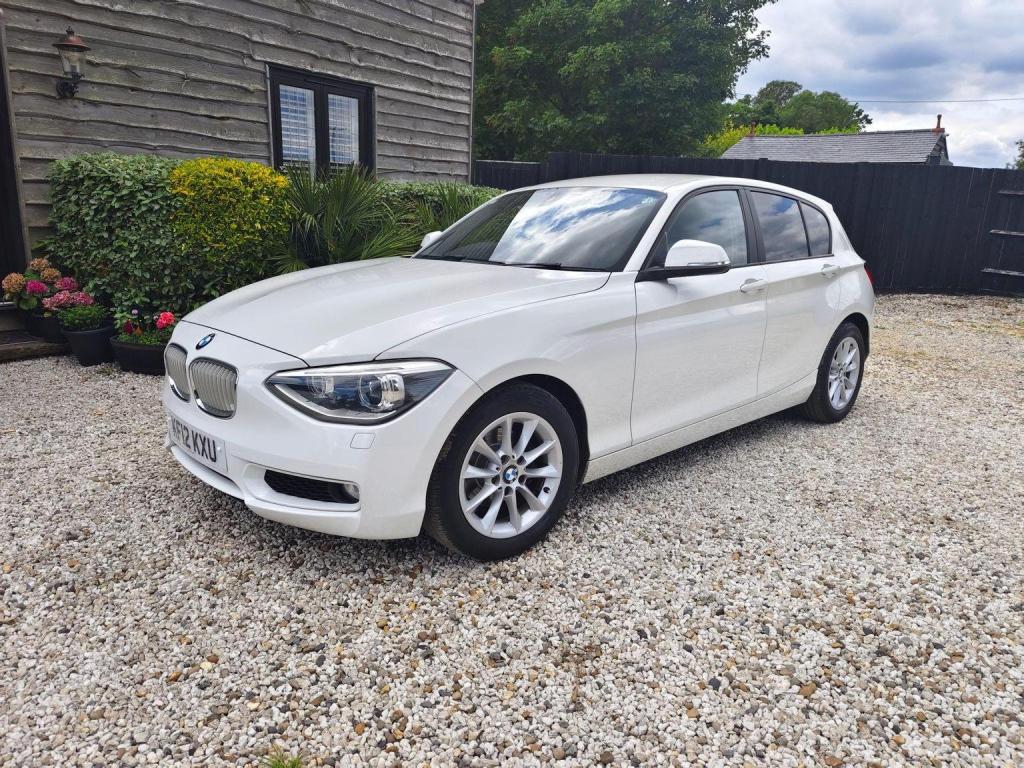 BMW 1 SERIES