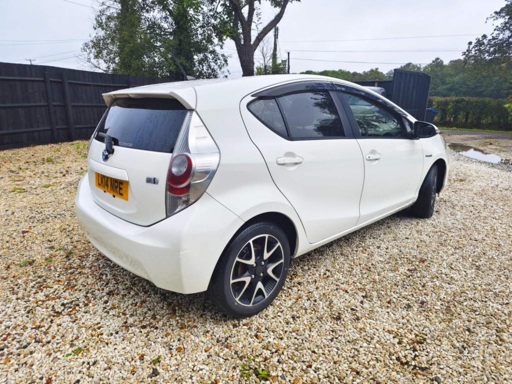 TOYOTA YARIS