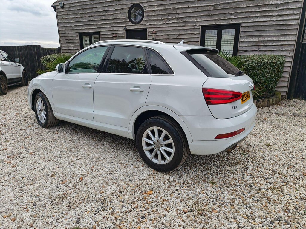 AUDI Q3