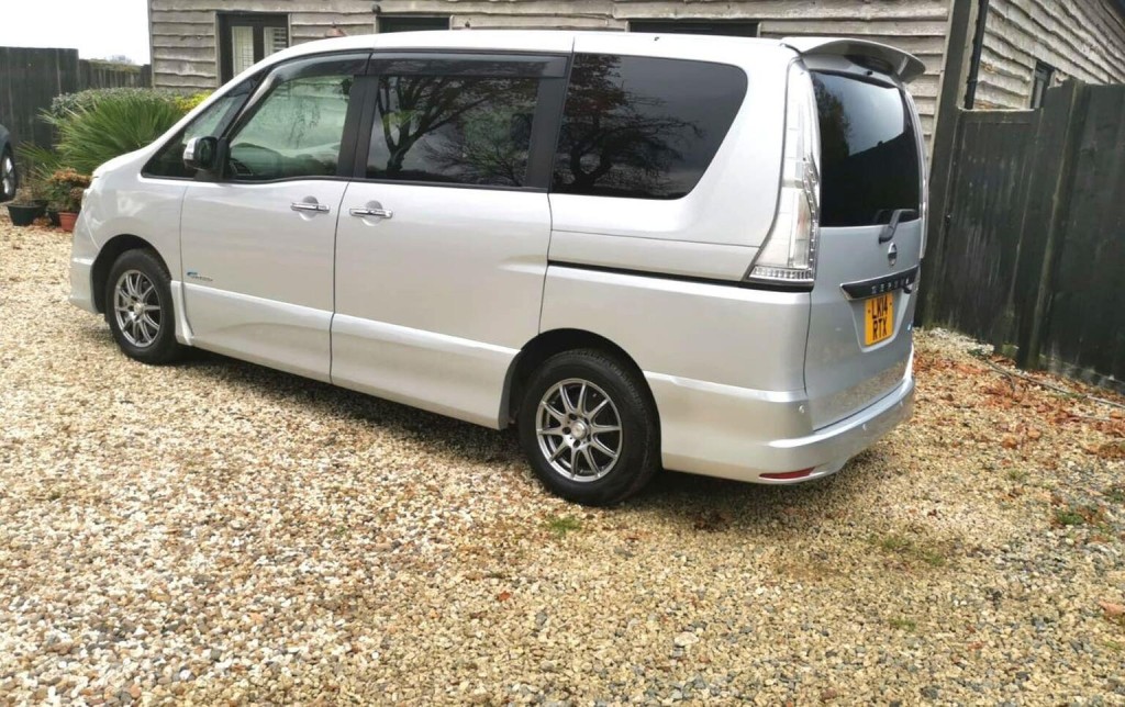 NISSAN SERENA