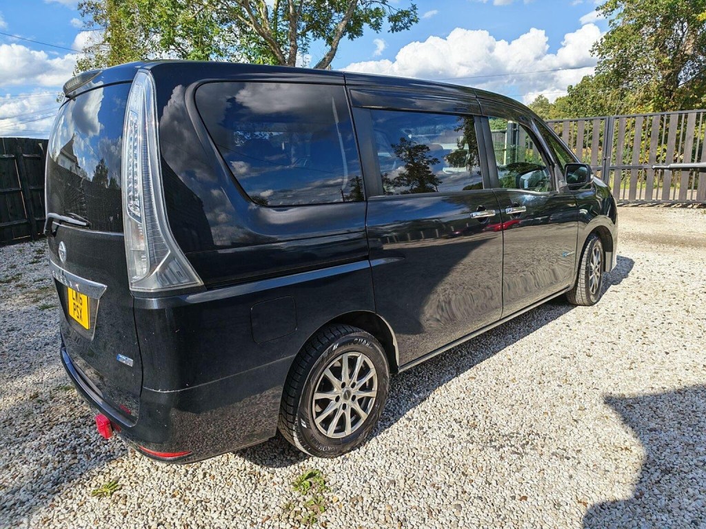 NISSAN SERENA