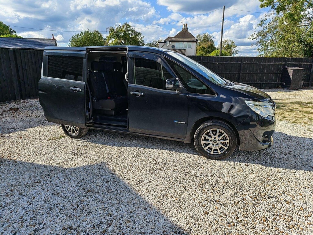 NISSAN SERENA
