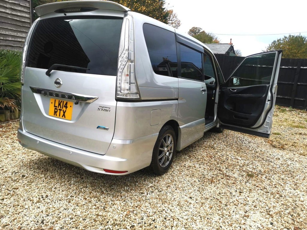 NISSAN SERENA