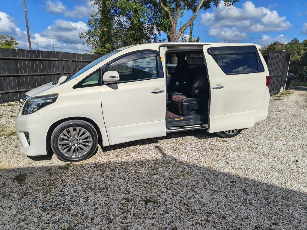 TOYOTA ALPHARD