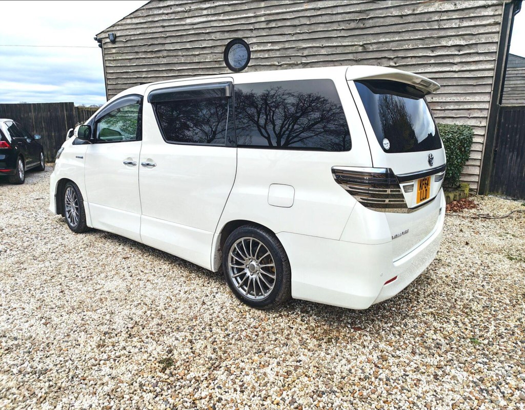TOYOTA VELLFIRE