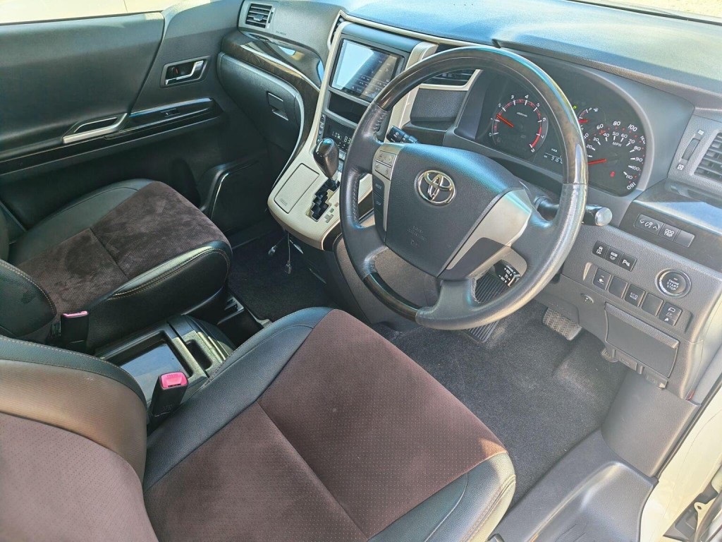 TOYOTA ALPHARD