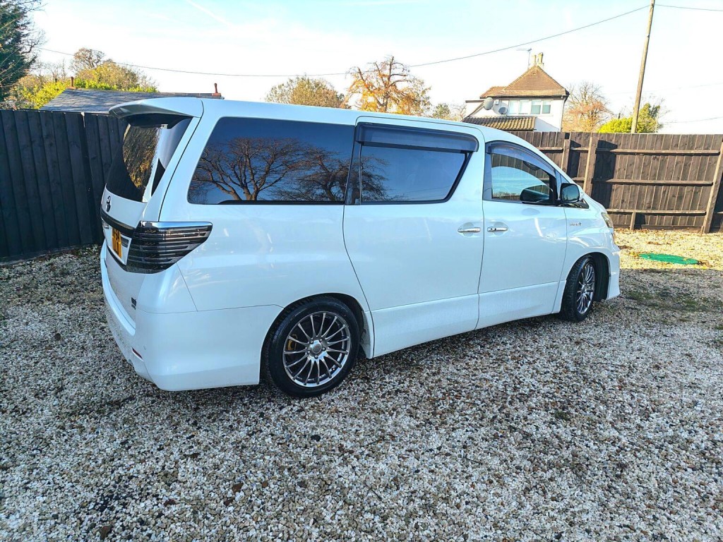 TOYOTA VELLFIRE