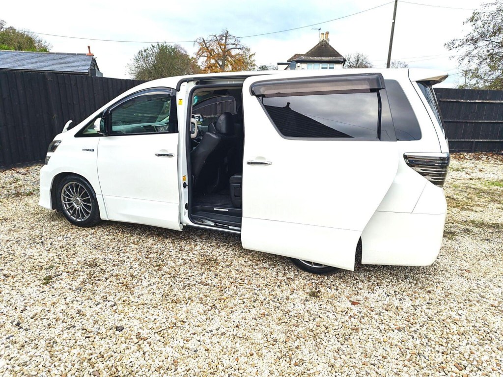 TOYOTA VELLFIRE