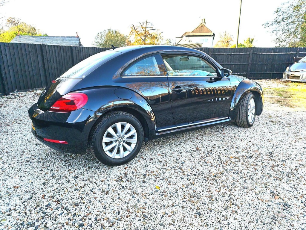 VOLKSWAGEN BEETLE