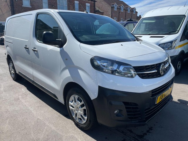 VAUXHALL VIVARO