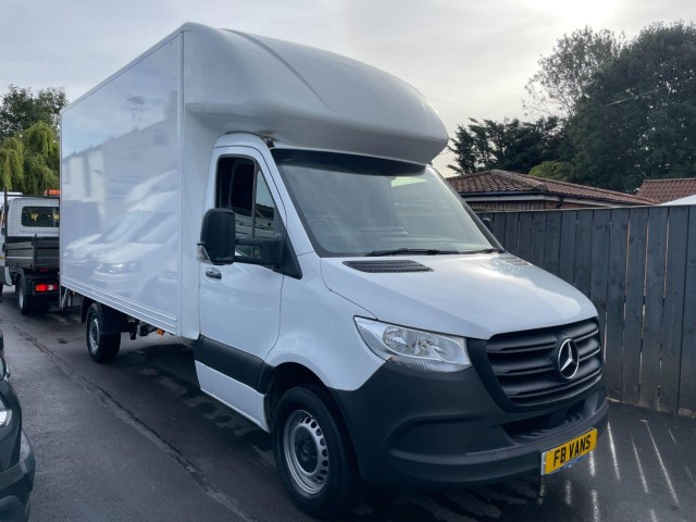 MERCEDES-BENZ SPRINTER