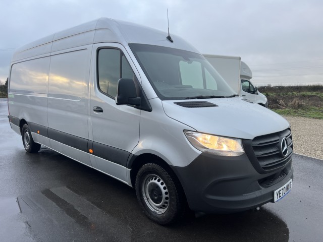 MERCEDES-BENZ SPRINTER