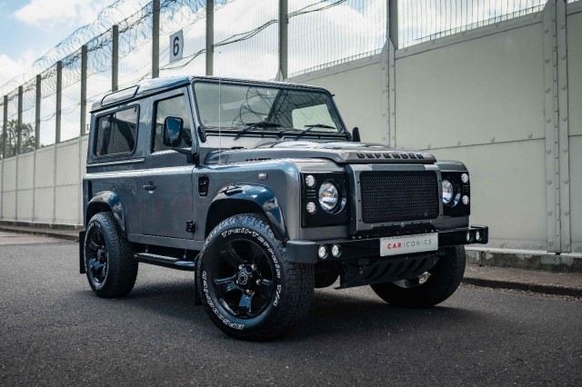 LAND ROVER DEFENDER
